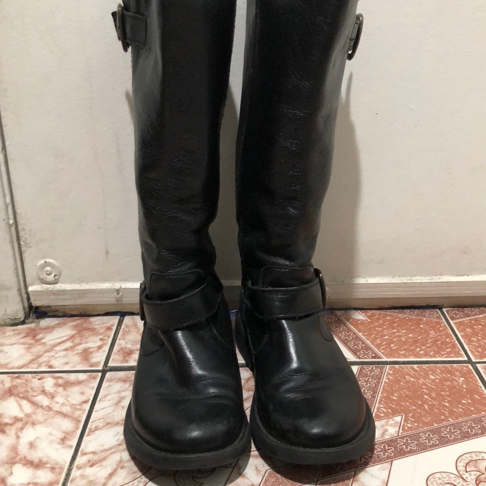 Steve Madden Black Frencchh Boots